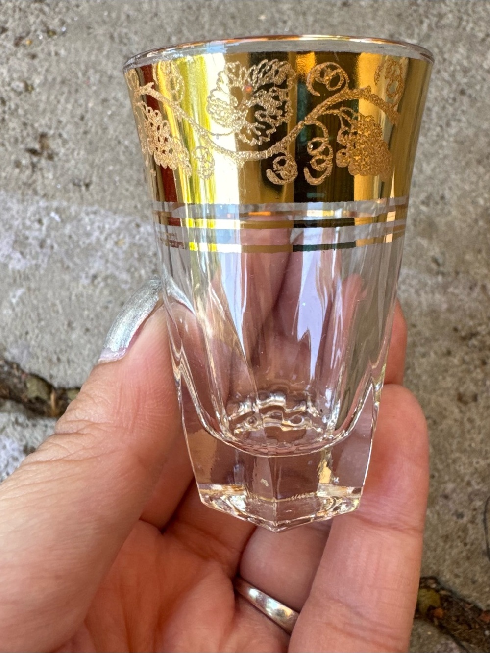 Italian Vintage Elegant Gold-Trim Glass Shot Glass Grape Leaf Imprint